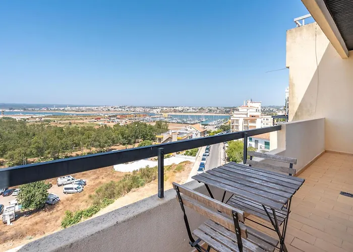 Marina And River Views *