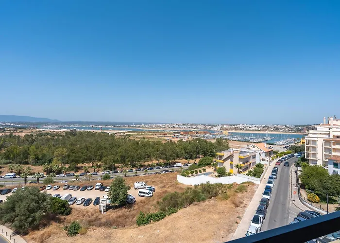 Marina And River Views 波尔蒂芒