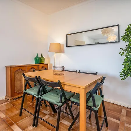 Marina And River Views Apartment